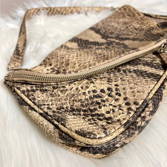 ❣️PRÜNE❣️ Flap Over Hand Bag - Picture 2 of 15